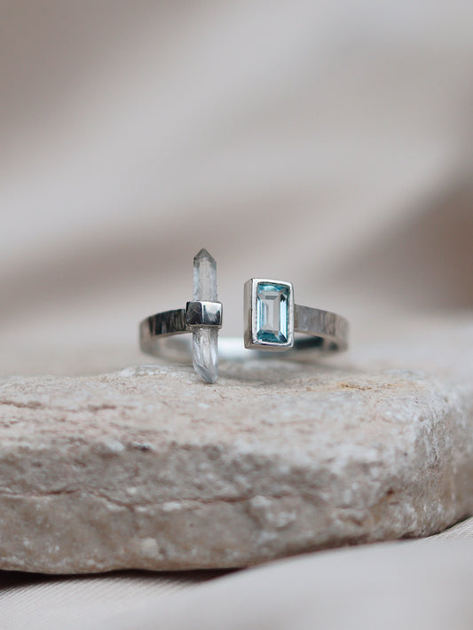 Citlali Opened Ring with Aquamarine and Clearquartz