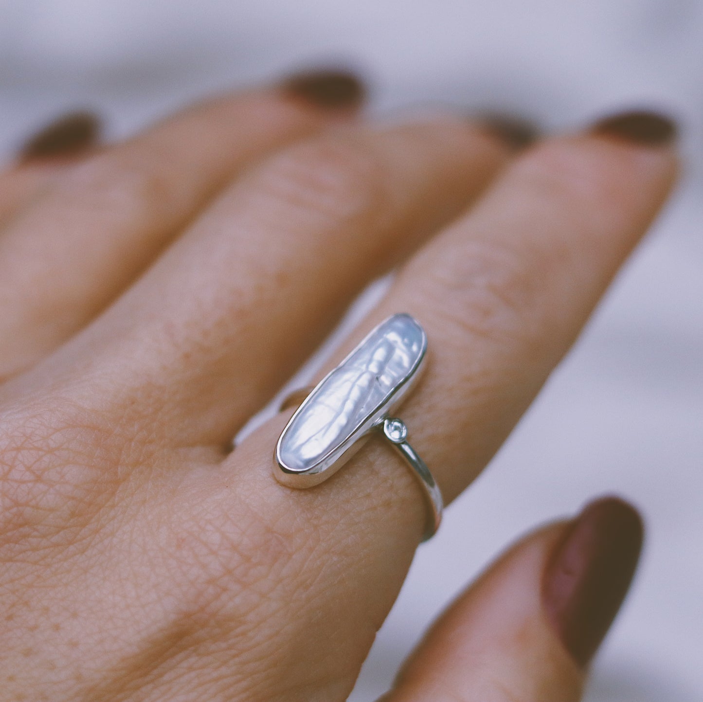 Hetaira Gyűrű Igazgyönggyel és Zafírral