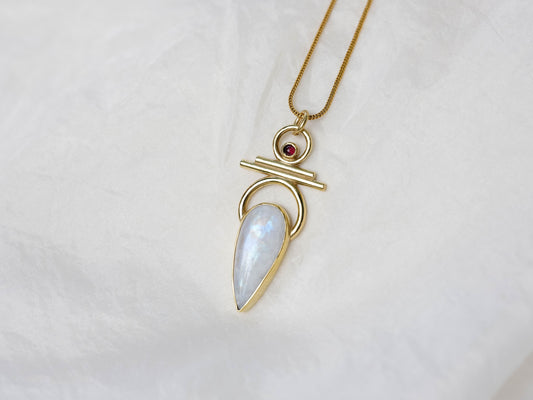 Indah Necklace with Moonstones and Garnet