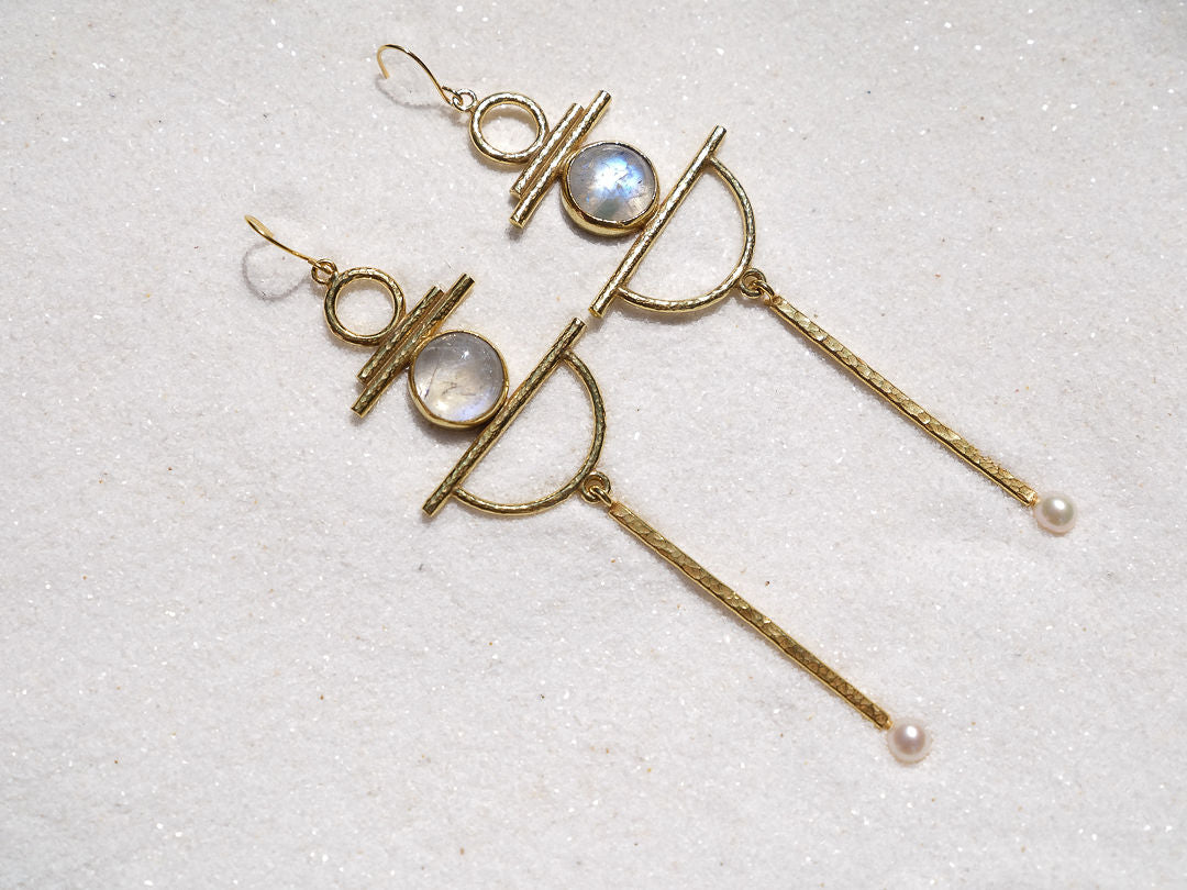 Indah Earrings with Moonstone and Pearl