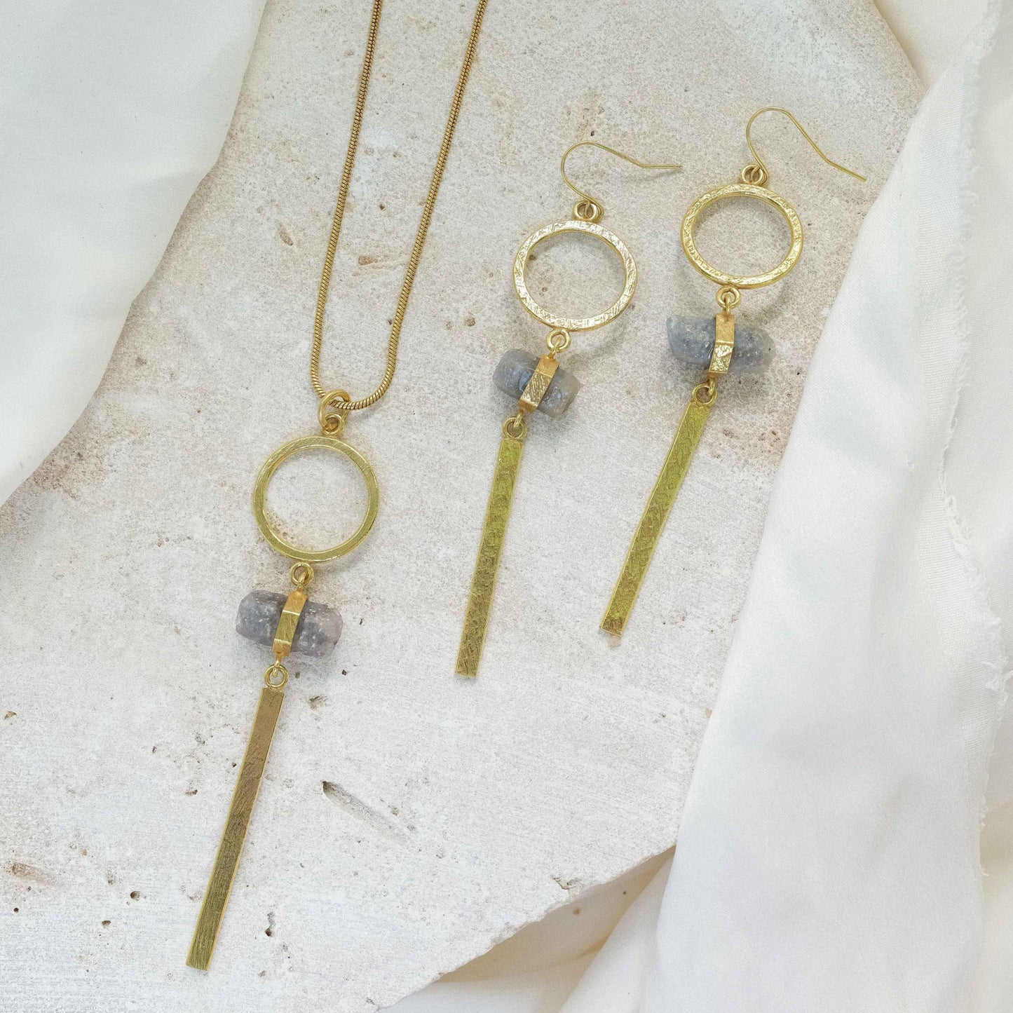 Ishta Sett with Raw Sapphire