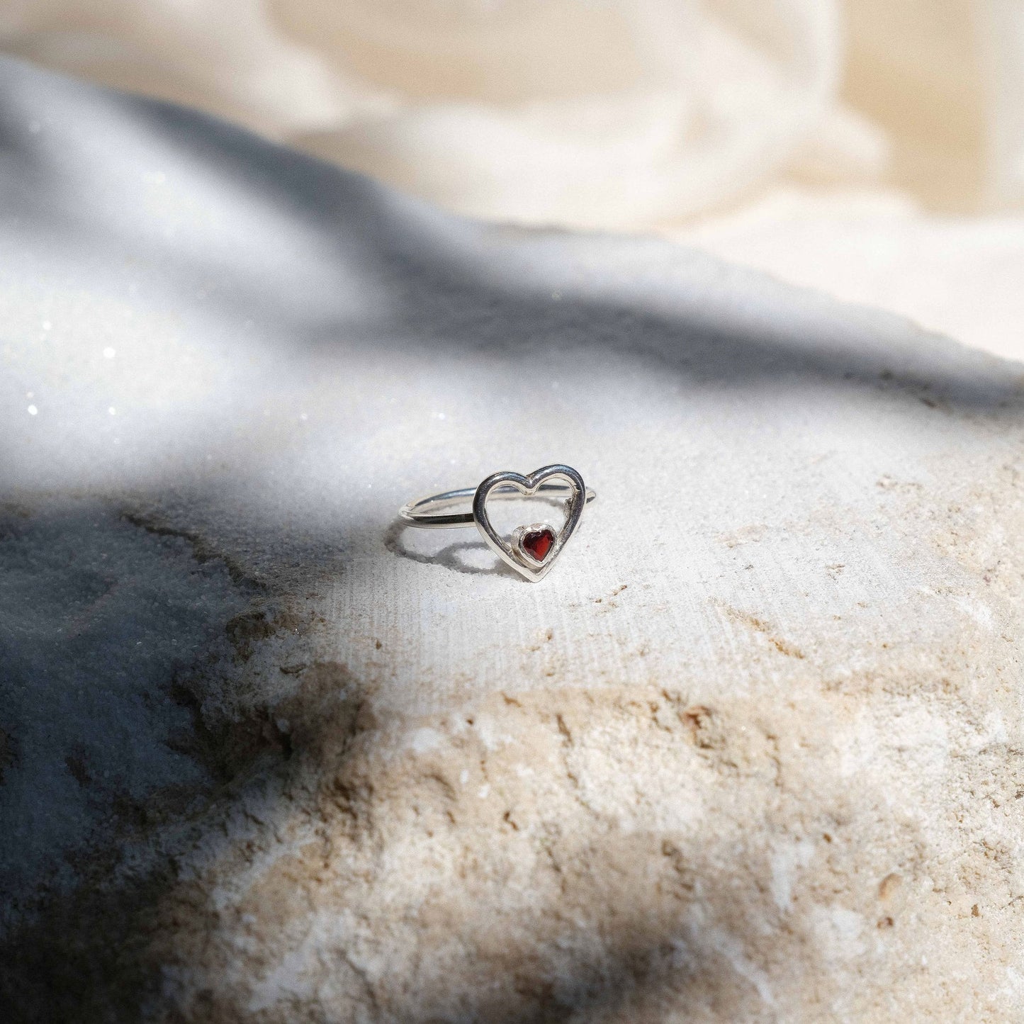 Amor Ring with Garnet