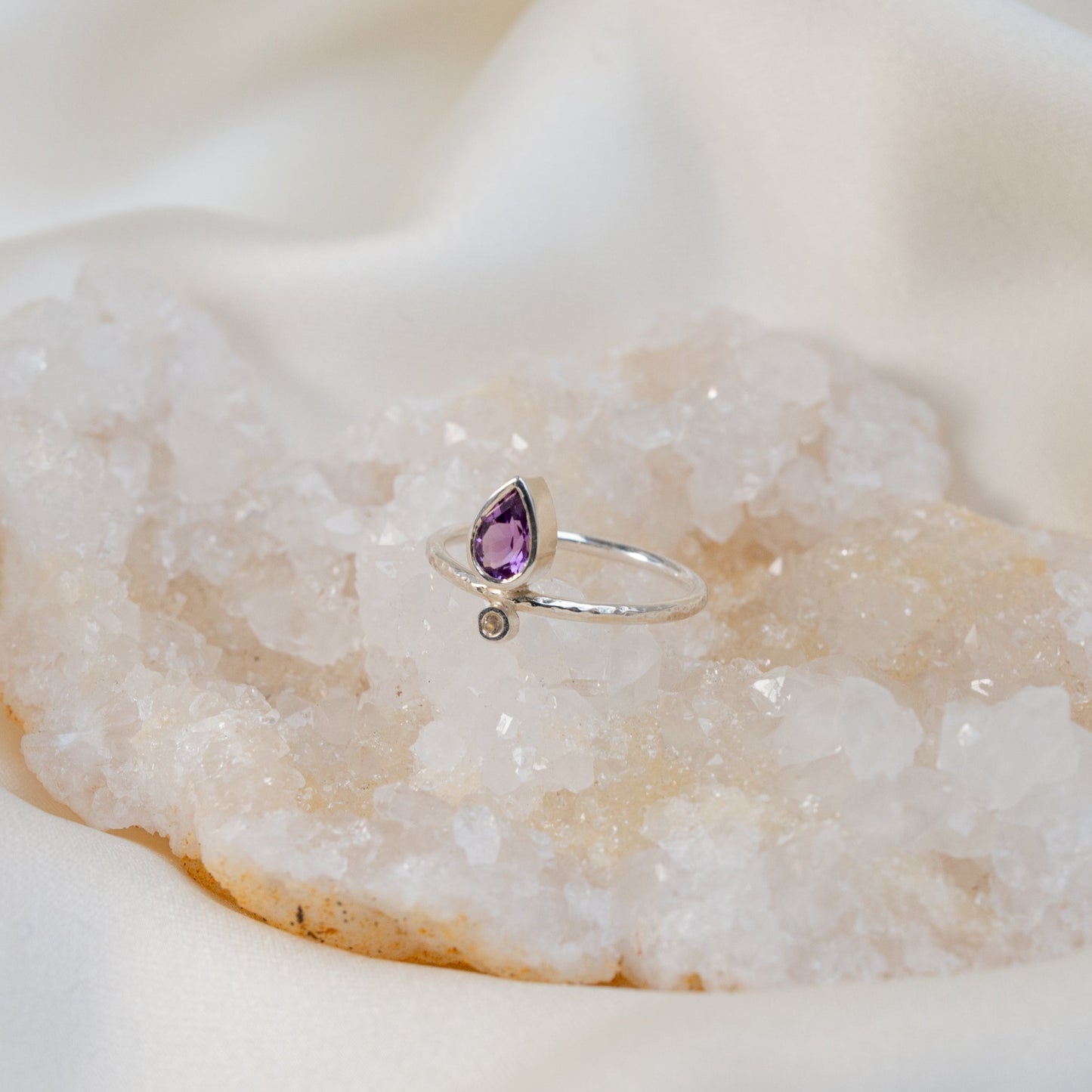 Isa Gyűrű Ametiszttel és Zafírral