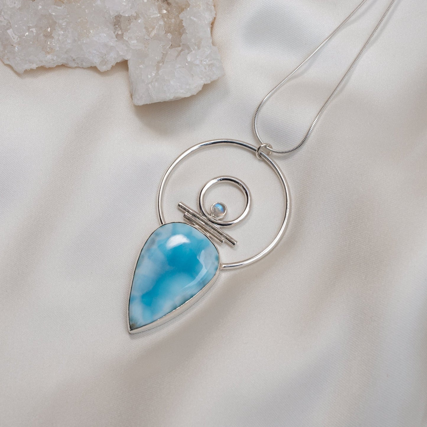 Indah-Ava Nyaklánc Larimárral és Holdkővel