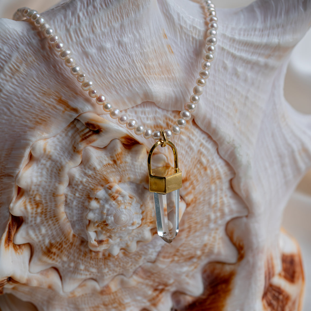 Damsha Necklace with Clear Quartz and Pearl