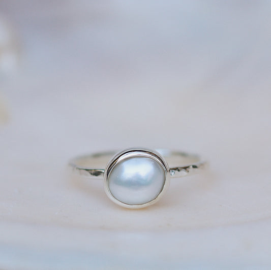 Lunafea Ring with Pearl