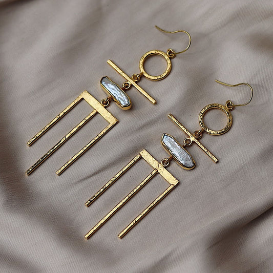 Hetaira Earrings with Pearl