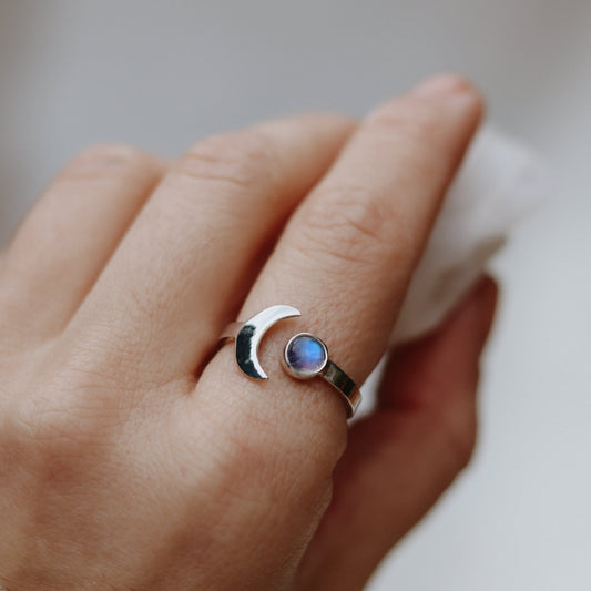 Lunette Ring with Moonstone