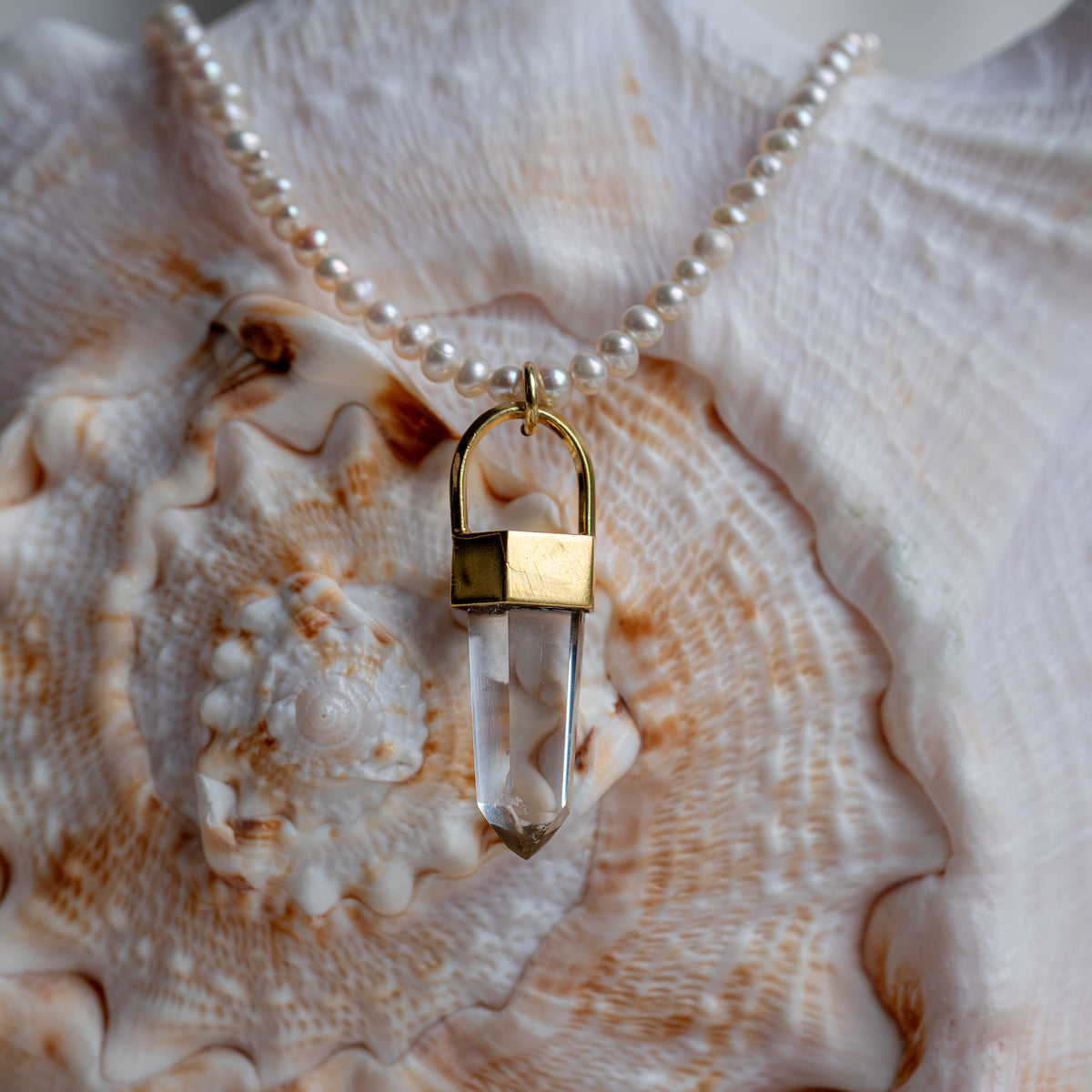 Damsha Necklace with Clear Quartz and Pearl