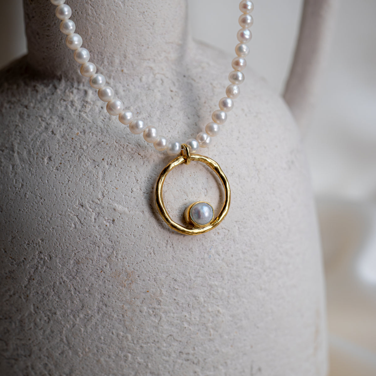 Lunafea Necklace with Pearl