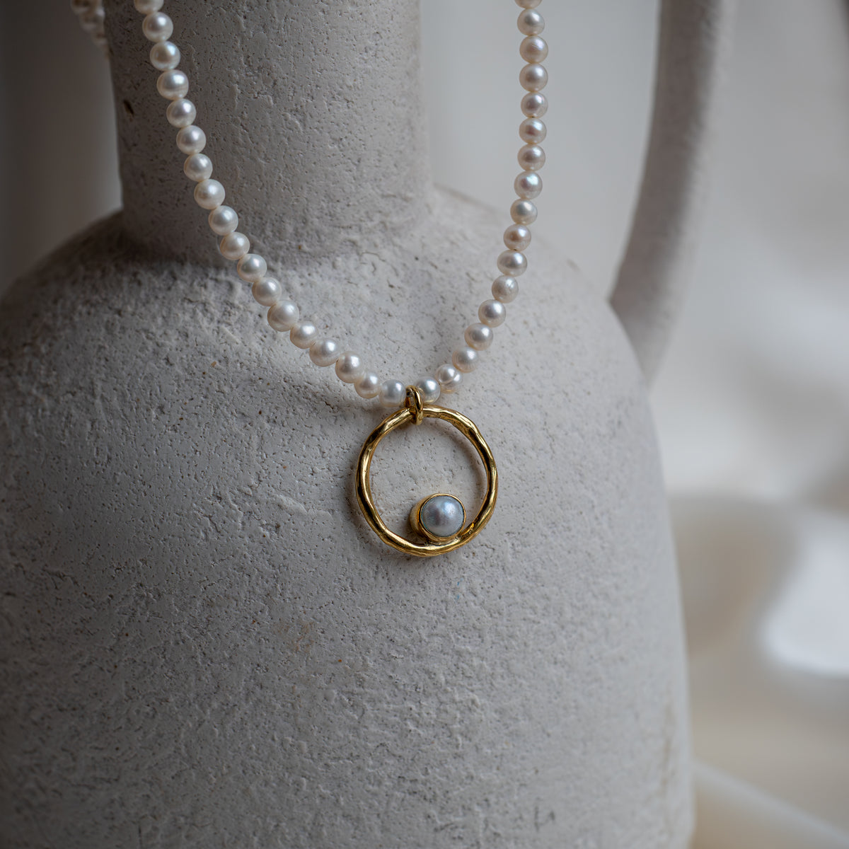 Lunafea Necklace with Pearl