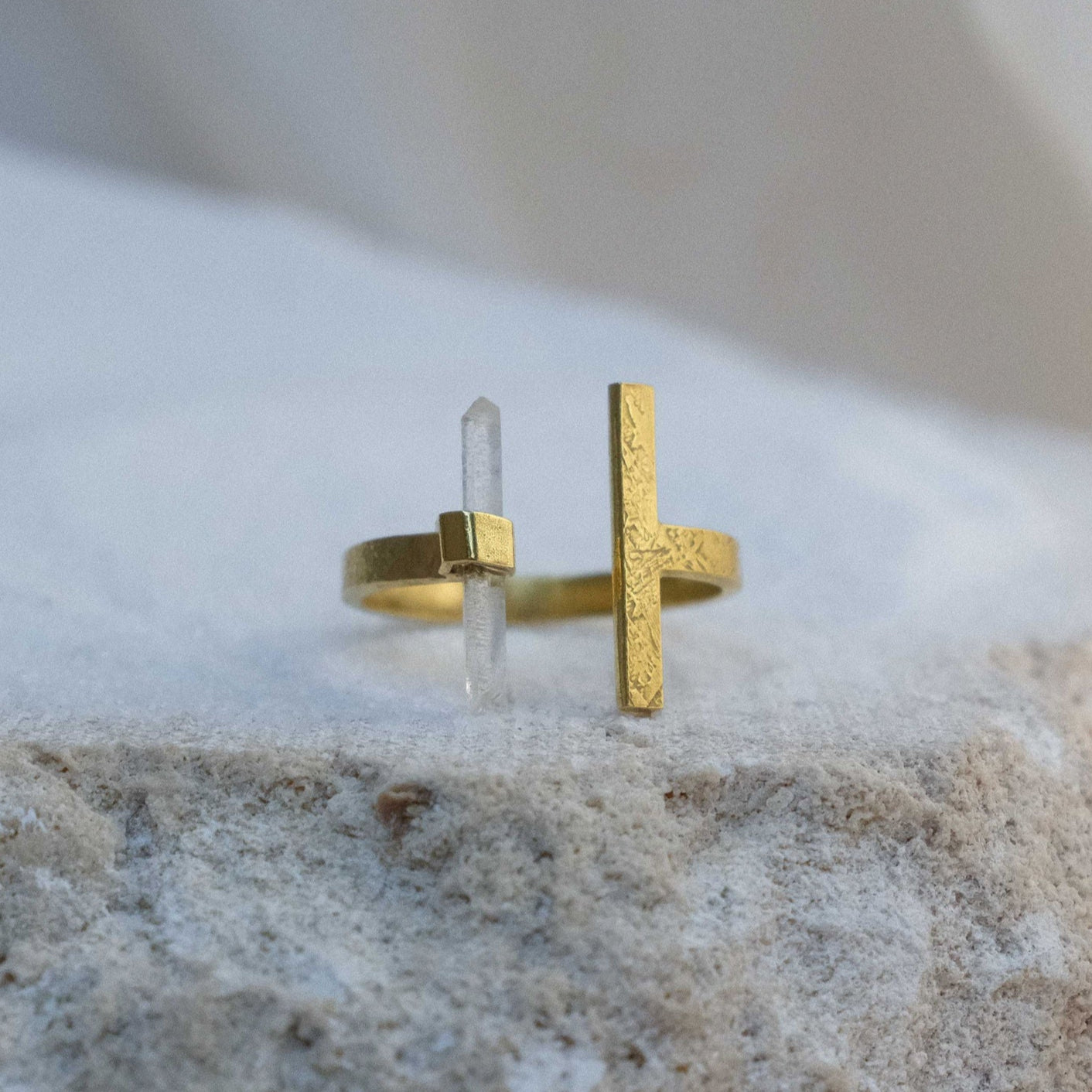 Citlali Opened Ring with Clear Quartz