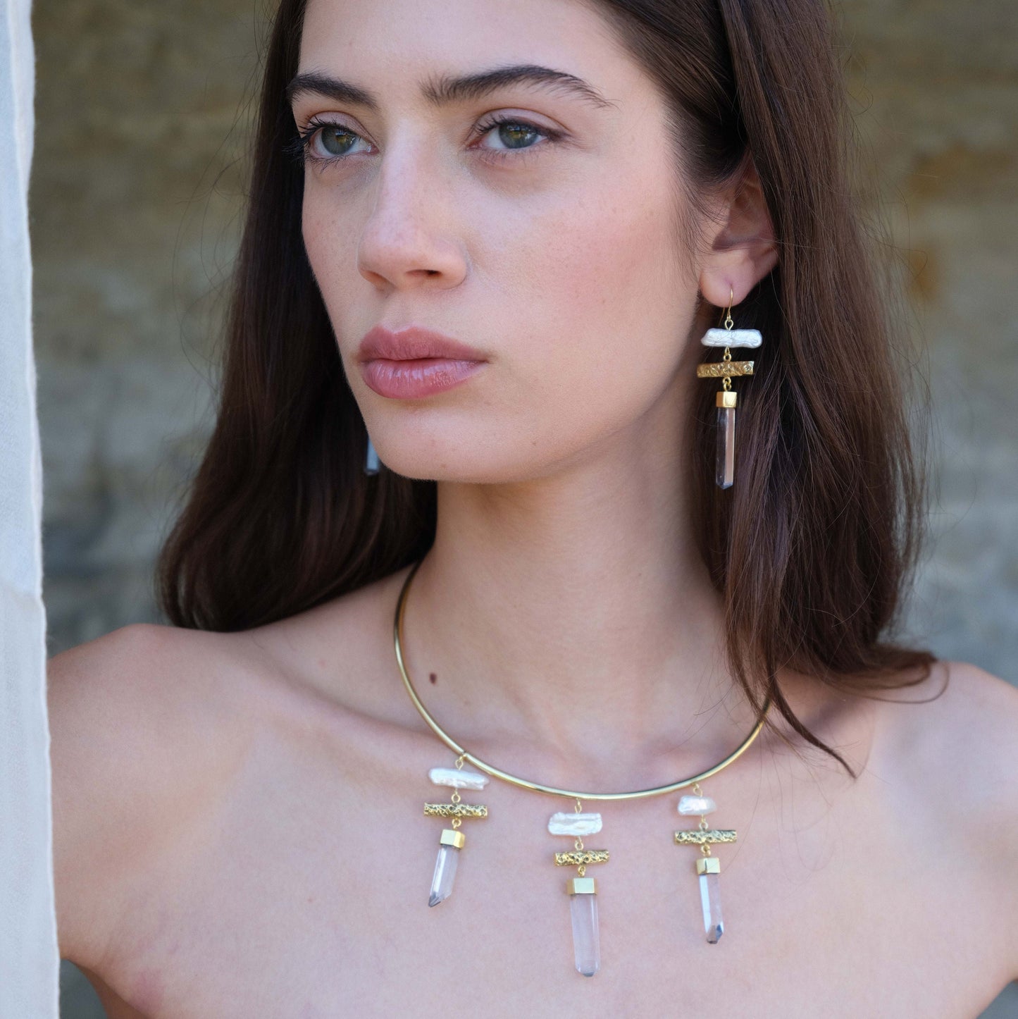 Collar Necklace with Clear Quartz and Pearl
