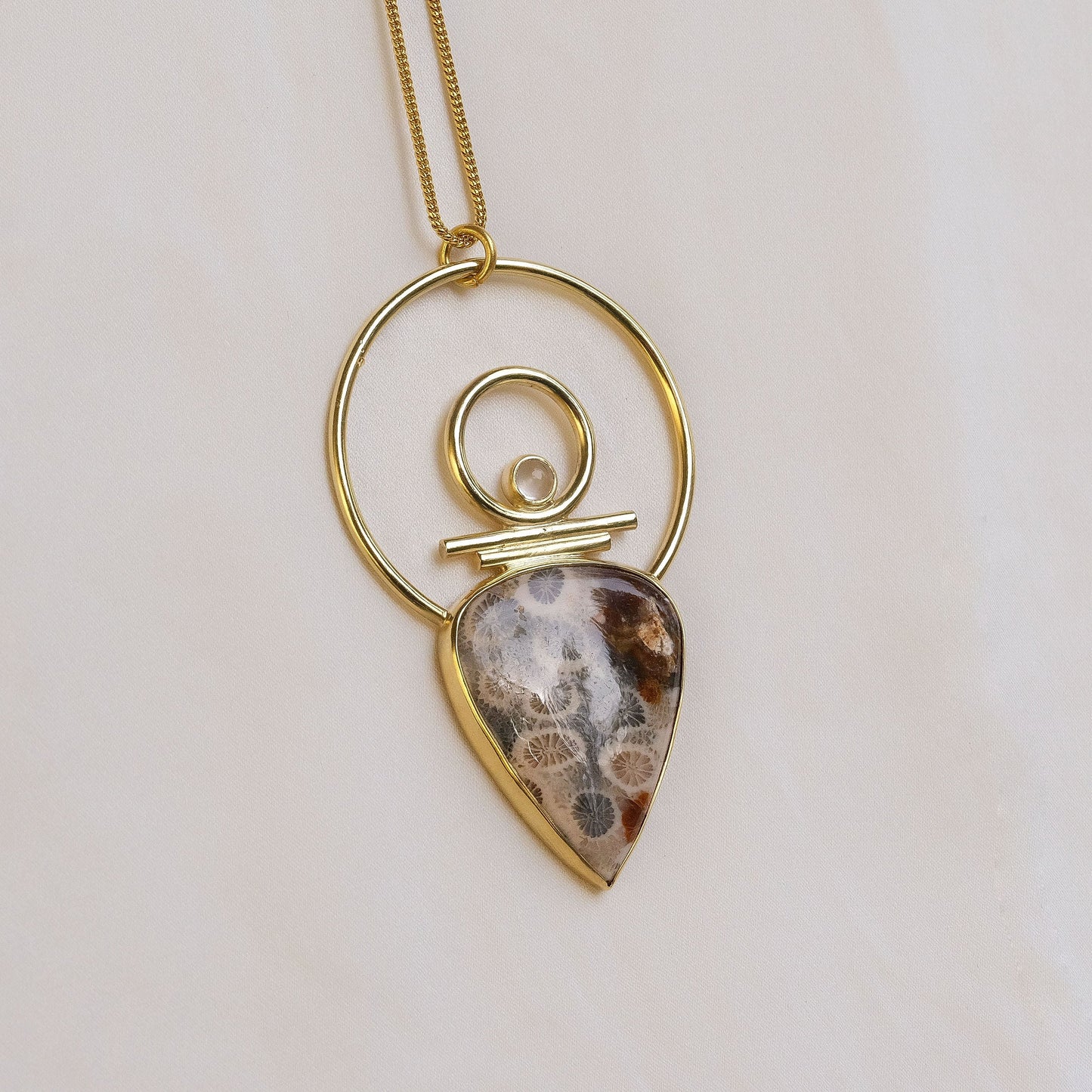 Indah-Ava Necklace with Fossil Corall and Clearquartz