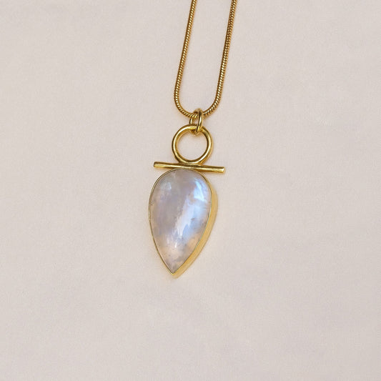 Isa Necklace with Moonstone