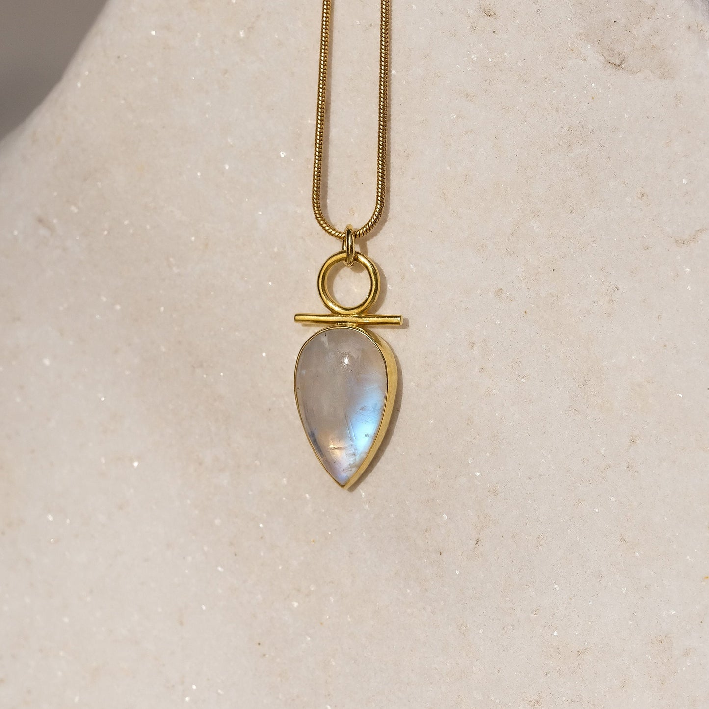 Isa Necklace with Moonstone
