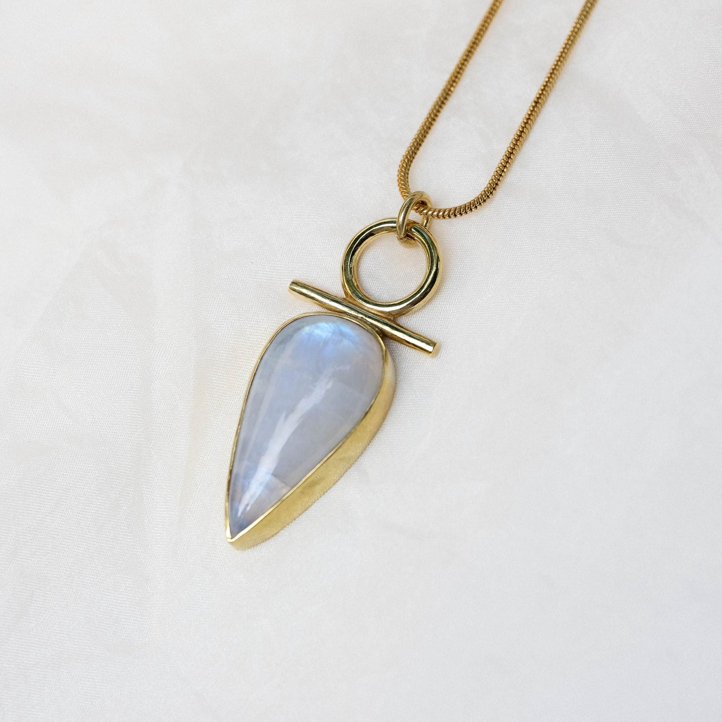 Isa Necklace with Moonstone