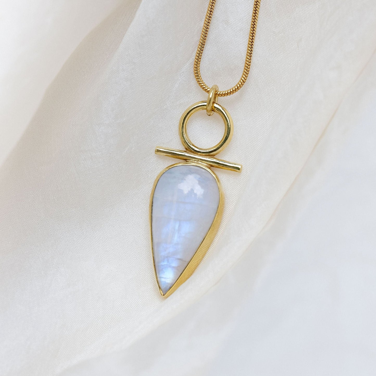 Isa Necklace with Moonstone