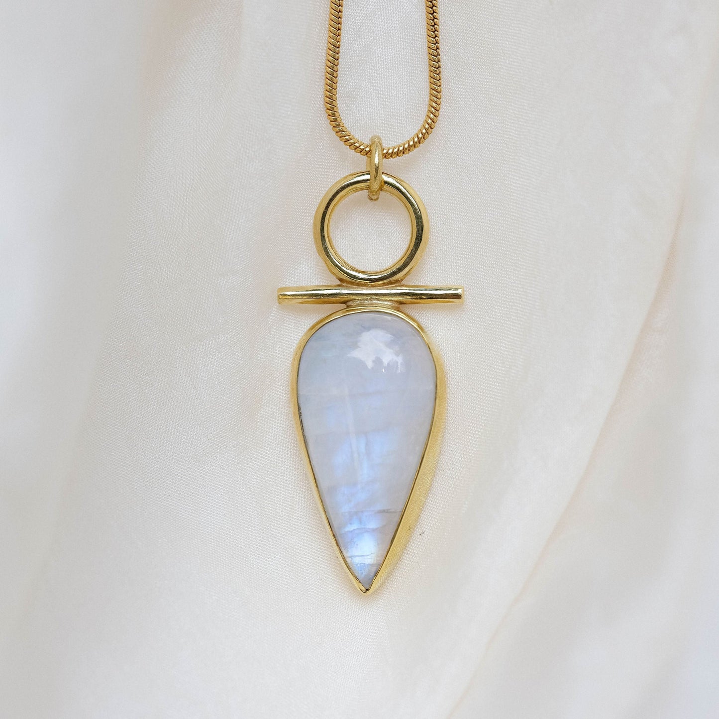 Isa Necklace with Moonstone