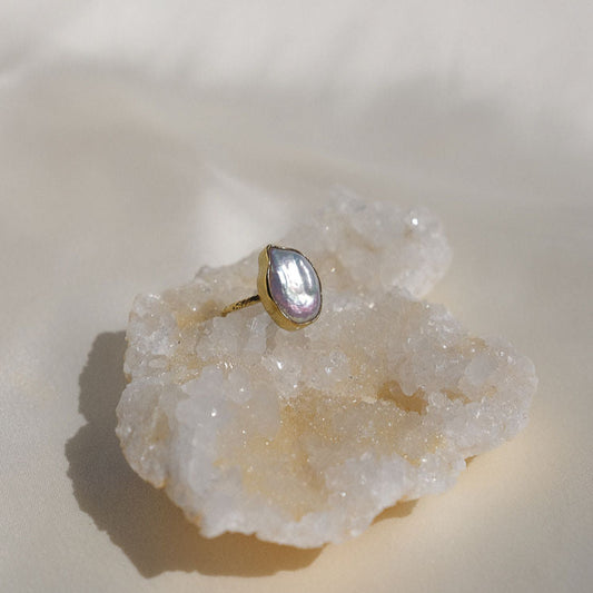 Lunafea Ring with Pearl