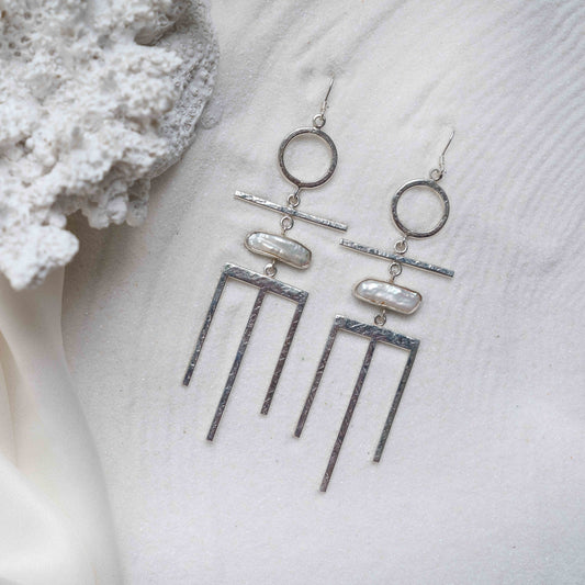 Hetaira Earrings with Pearl
