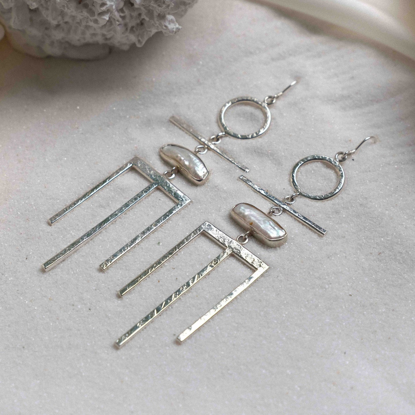 Hetaira Earrings with Pearl