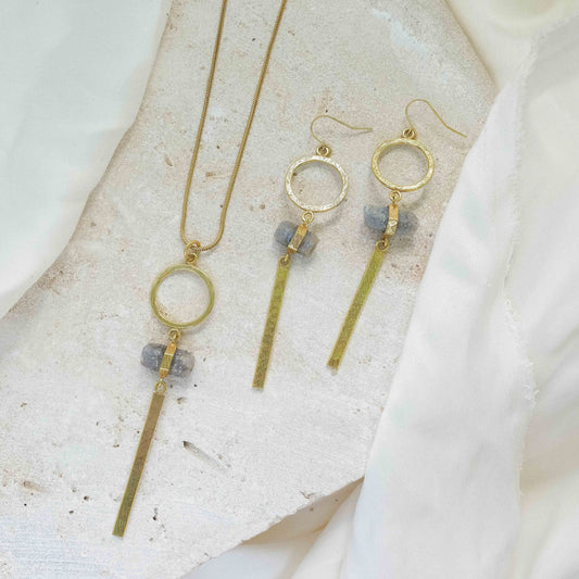 Ishta Sett with Raw Sapphire