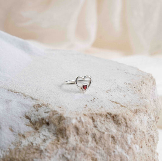Amor Ring with Garnet