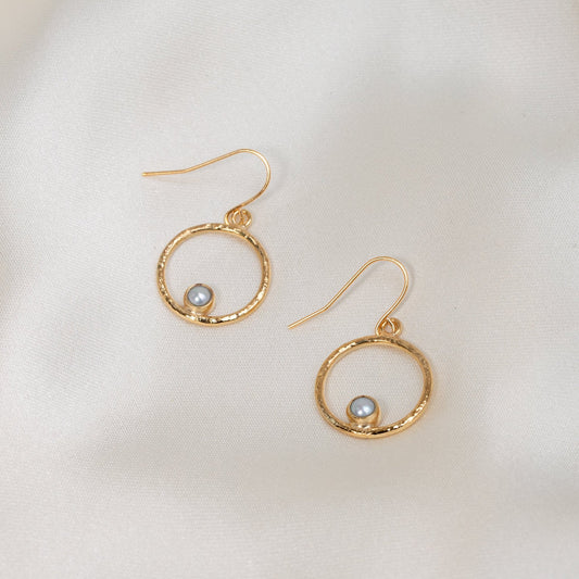 Lunafea Earrings with Pearl