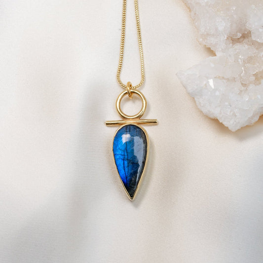 Isa Necklace with Labradorite