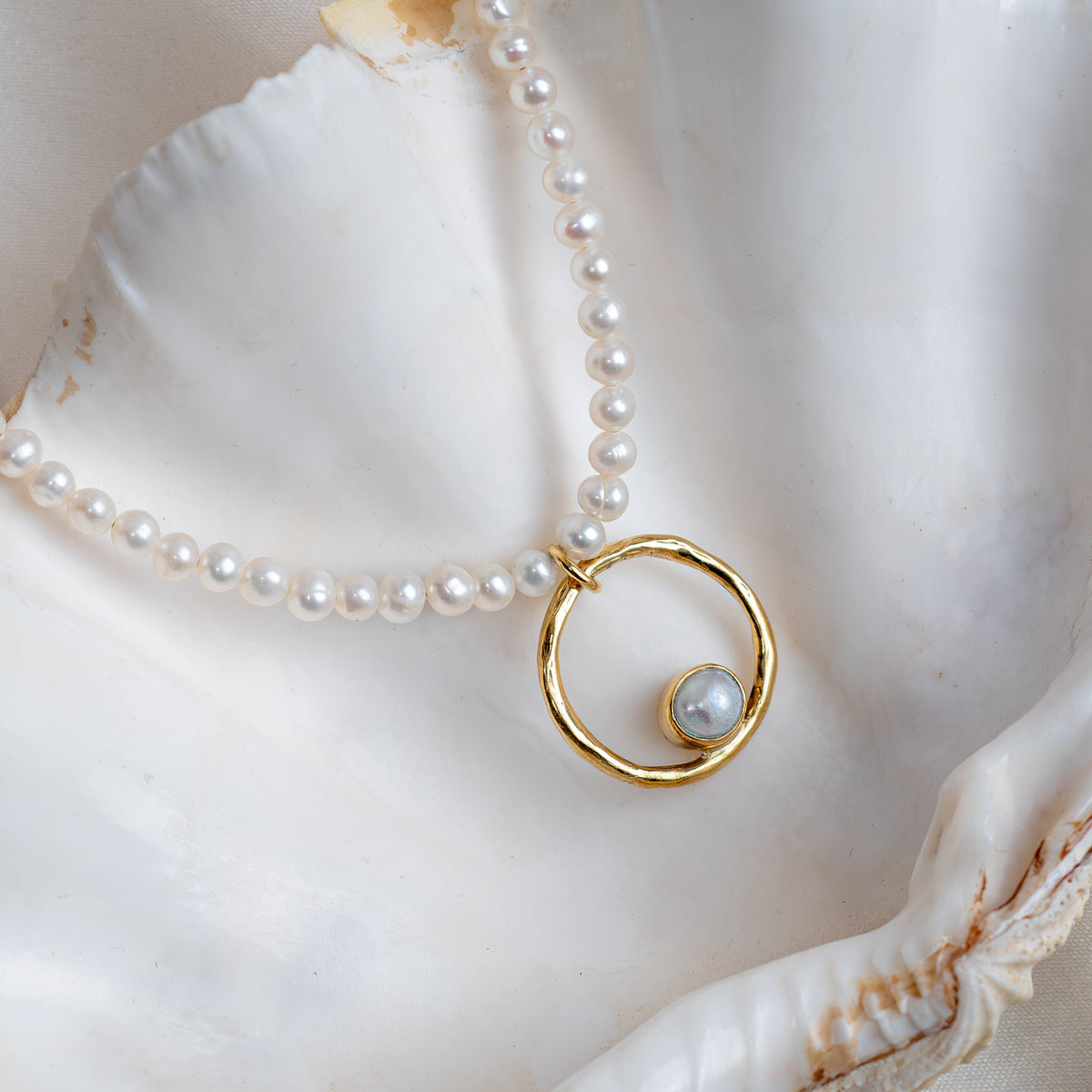 Lunafea Necklace with Pearl