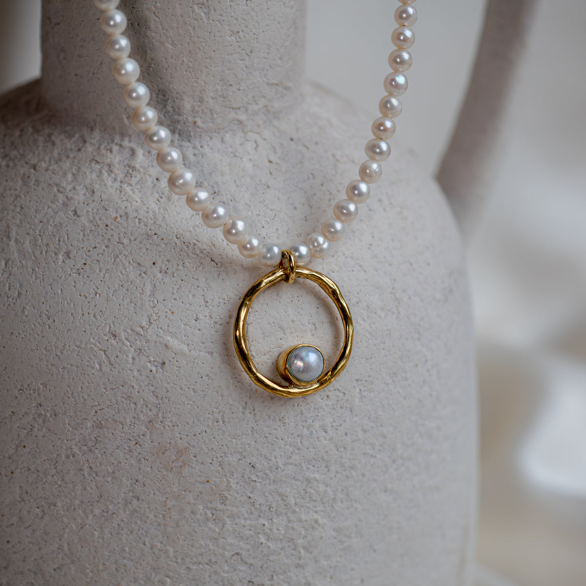 Lunafea Necklace with Pearl