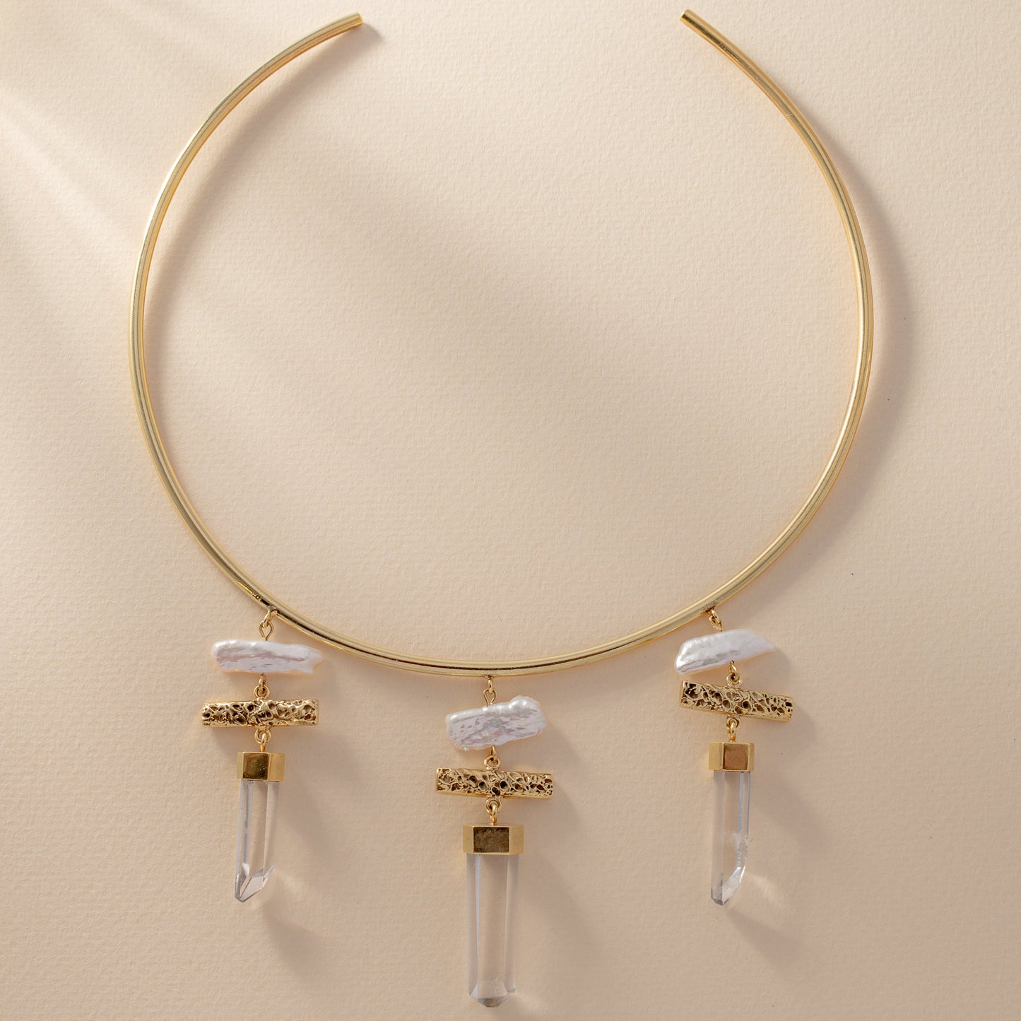 Collar Necklace with Clear Quartz and Pearl