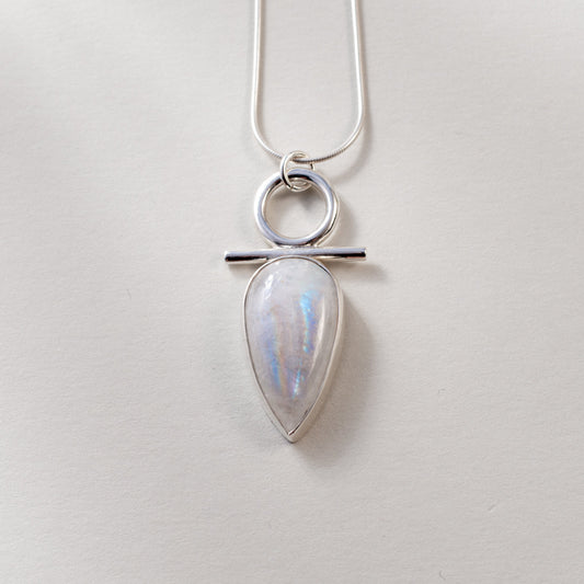 Isa Necklace with Moonstone